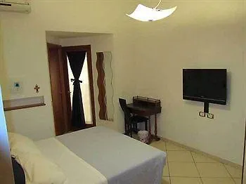 Ottaviano Augusto Nocleg ze śniadaniem 2*